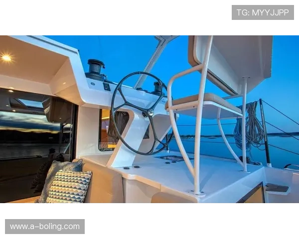 帆船装备选购指南助你挑选必备航海工具提升航行体验